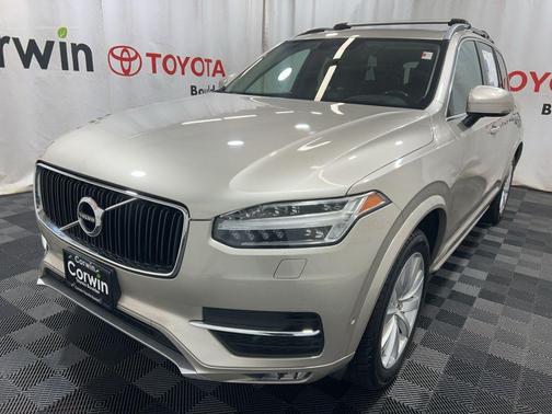 2016 Volvo XC90 T6 Momentum