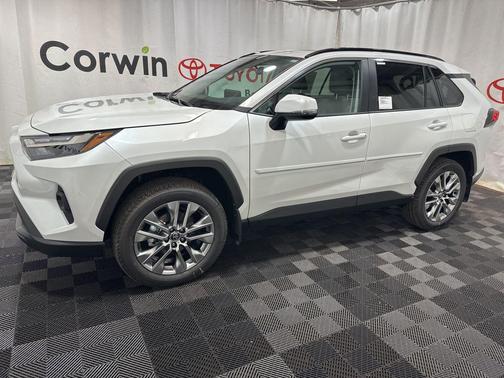 2025 Toyota RAV4 XLE Premium