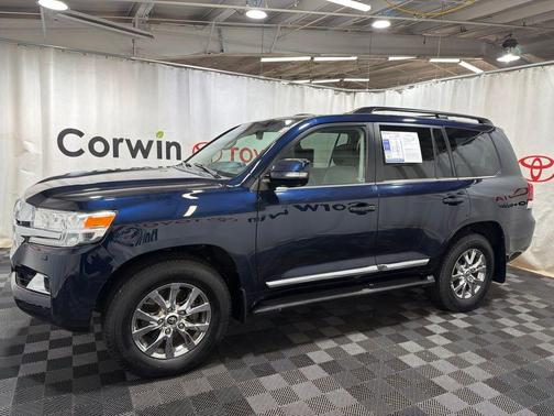 Blue Onyx Pearl 2017 Toyota Land Cruiser Base