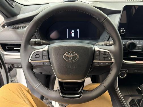 2026 Toyota Highlander Hybrid Base