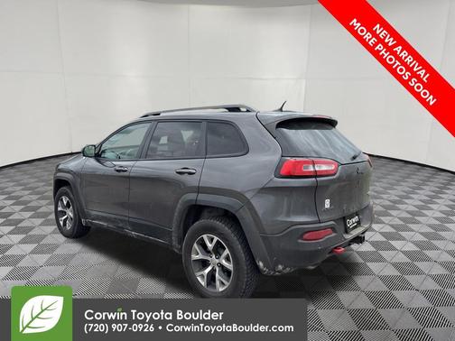 Granite Crystal Metallic Clearcoat 2014 Jeep Cherokee Trailhawk