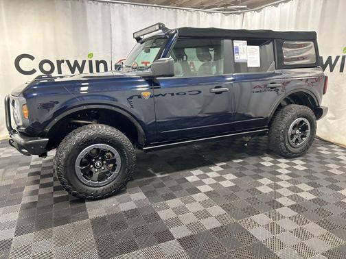 Blue Metallic 2021 Ford Bronco Badlands