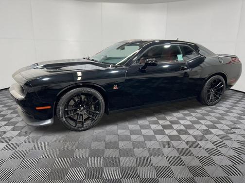 Pitch Black Clearcoat 2022 Dodge Challenger R/T Scat Pack