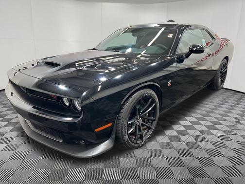 Pitch Black Clearcoat 2022 Dodge Challenger R/T Scat Pack