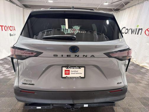 Midnight Black Metallic 2025 Toyota Sienna Woodland Edition