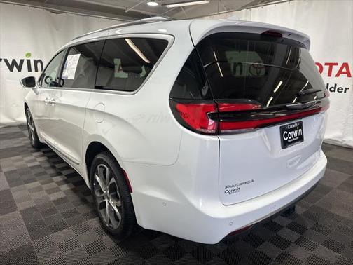 2022 Chrysler Pacifica L
