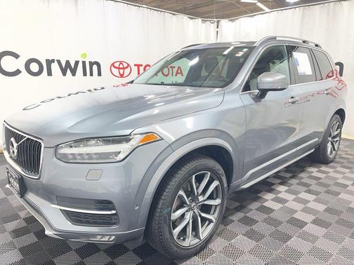 2016 Volvo XC90 T6 Momentum