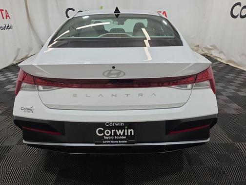 2025 Hyundai ELANTRA SEL