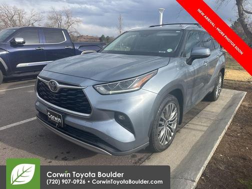 Moon Dust 2020 Toyota Highlander Platinum