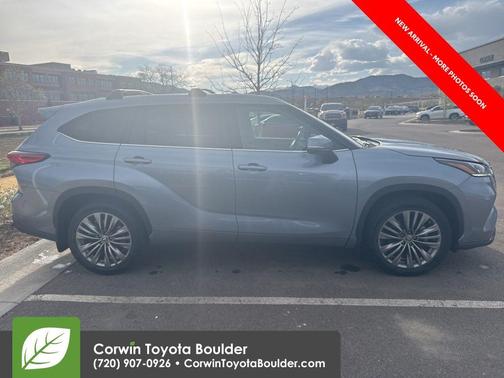 Moon Dust 2020 Toyota Highlander Platinum