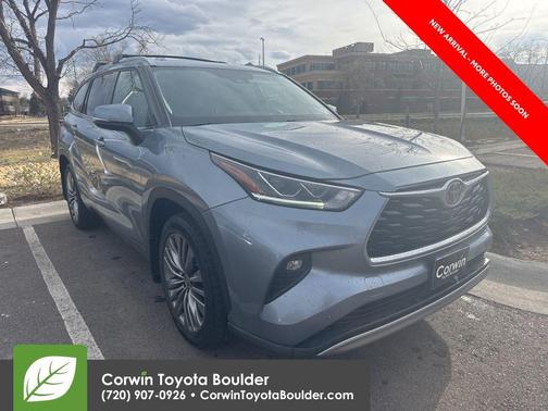 Moon Dust 2020 Toyota Highlander Platinum