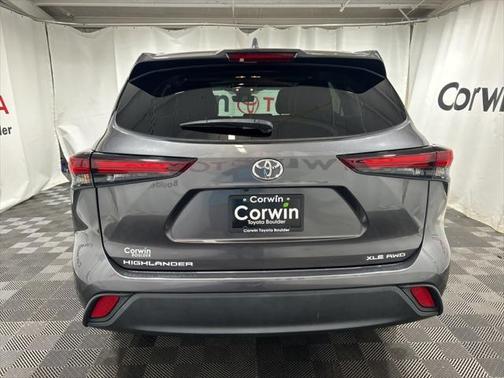 2024 Toyota Highlander XLE