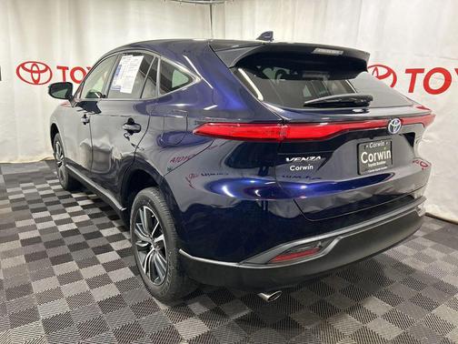 2022 Toyota Venza LE