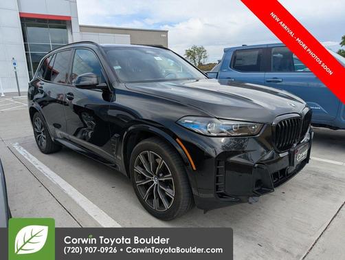 Black Sapphire Metallic 2025 BMW X5 xDrive40i