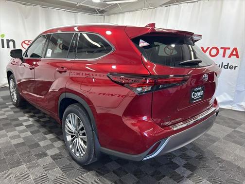 2025 Toyota Highlander Hybrid Platinum