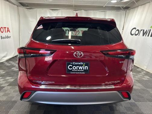 2025 Toyota Highlander Hybrid Platinum