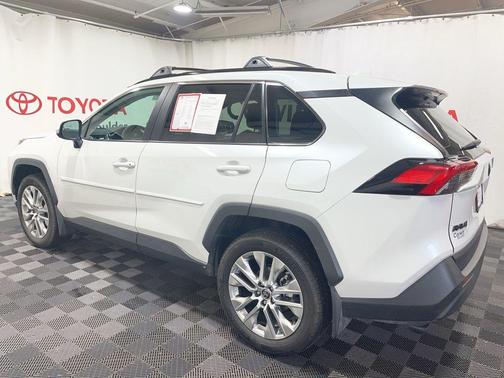 2025 Toyota RAV4 XLE Premium