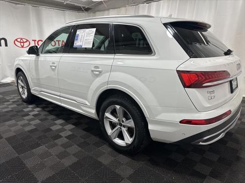 2024 Audi Q7 45 Premium Plus