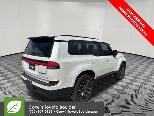 Eminent White Pearl 2024 Lexus GX 550 Luxury+