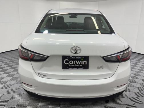Frost 2018 Toyota Yaris iA Base