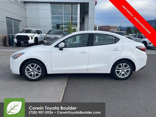 Frost 2018 Toyota Yaris iA Base