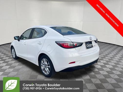 Frost 2018 Toyota Yaris iA Base