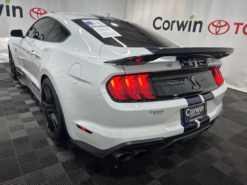 2021 Ford Shelby GT500 Base