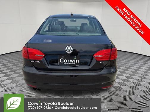 Deep Black Pearl 2014 Volkswagen Jetta TDI