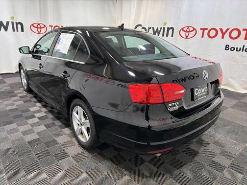 Deep Black Pearl 2014 Volkswagen Jetta TDI