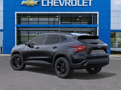 Mosaic Black Metallic 2026 Chevrolet Trax LT