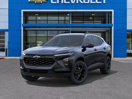 Mosaic Black Metallic 2026 Chevrolet Trax LT