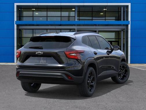 Mosaic Black Metallic 2026 Chevrolet Trax LT