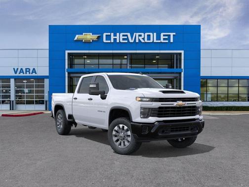 Summit White 2026 Chevrolet Silverado 2500 Custom