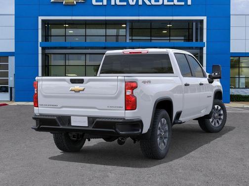 Summit White 2026 Chevrolet Silverado 2500 Custom