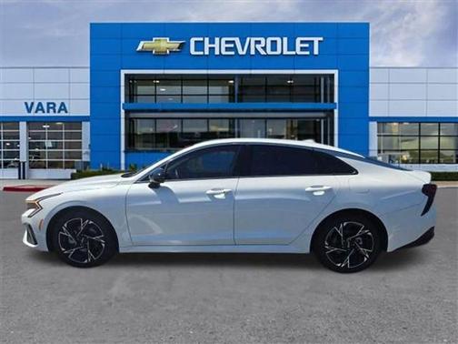 Snow White Pearl 2025 Kia K5 GT-Line