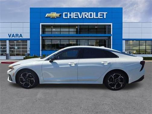 Snow White Pearl 2025 Kia K5 GT-Line