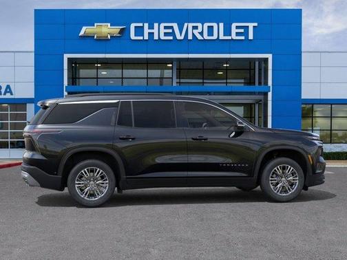 Mosaic Black Metallic 2026 Chevrolet Traverse LT