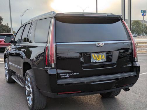 2020 Cadillac Escalade Luxury