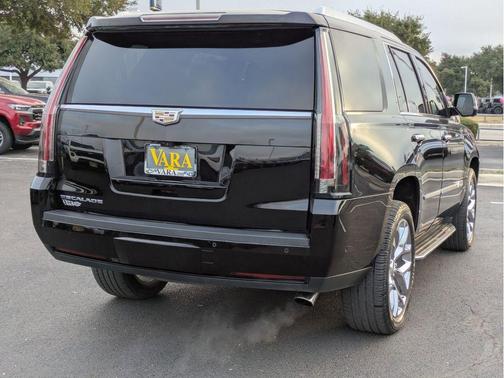 2020 Cadillac Escalade Luxury