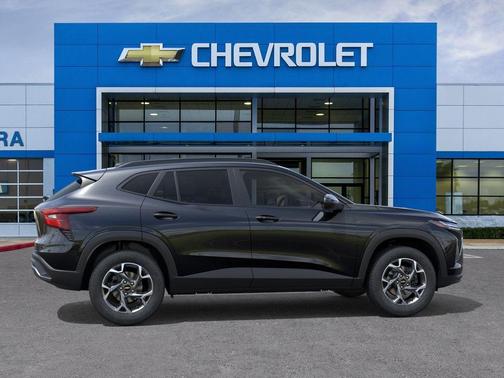Mosaic Black Metallic 2026 Chevrolet Trax LT
