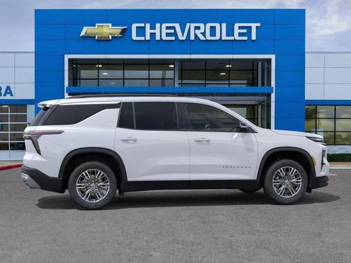 Summit White 2026 Chevrolet Traverse LT