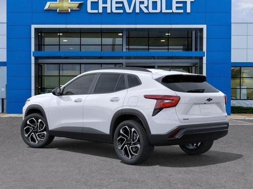 Summit White 2026 Chevrolet Trax 2RS