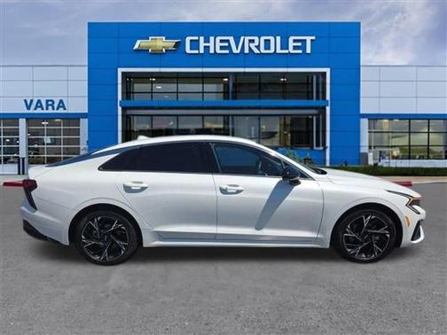 Snow White Pearl 2025 Kia K5 GT-Line