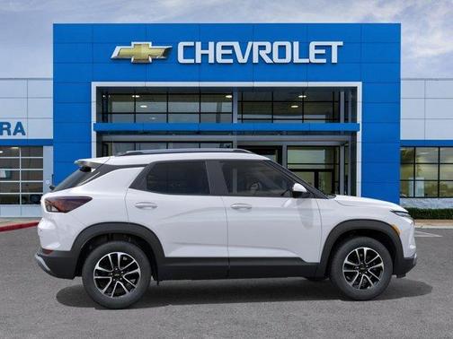 Summit White 2026 Chevrolet Trailblazer LT