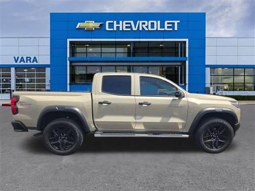 Sand Dune Metallic 2024 Chevrolet Colorado Trail Boss
