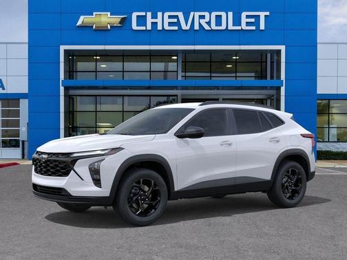 Summit White 2026 Chevrolet Trax LT
