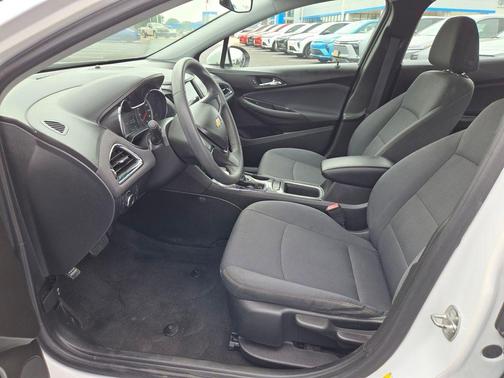 Summit White 2019 Chevrolet Cruze LS