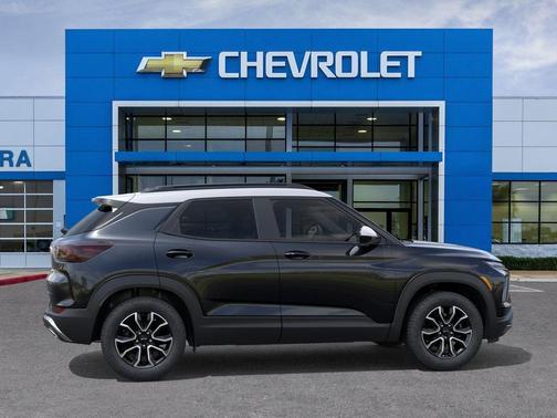Mosaic Black Metallic 2026 Chevrolet Trailblazer ACTIV