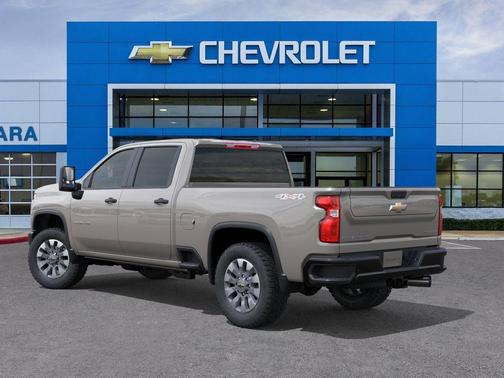 White Sand 2026 Chevrolet Silverado 2500 Custom