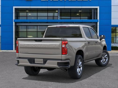 White Sand 2026 Chevrolet Silverado 1500 Custom